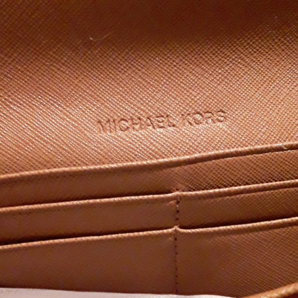 AUTHENTIC MICHAEL KORS BUNDLE - Picture 4 of 11
